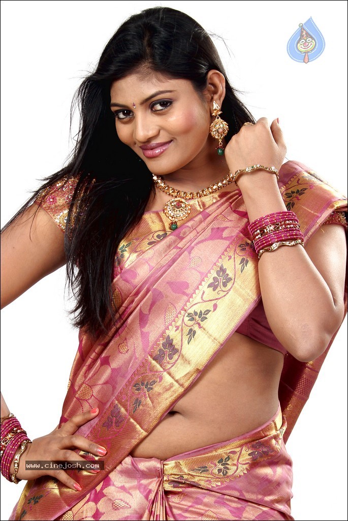 Navel Thoppul Low Hip Show In Saree Page 77 Xossip