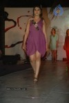 wine-viva-fashion-show-2011