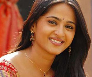 Is <b>Anushka, an</b> Aunty? - 1318323019_anu-big-cj