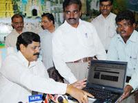 Anam Ramanarayana Reddy launching a website of Quli-Quthubsh