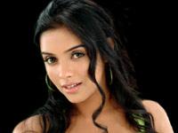 'Dare Devil' Asin's Bungee Jump