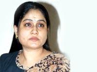 Vijayshanti  ignores  TRS activities