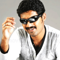 Kalyanram's direction offer only for Nandamuri fans?
