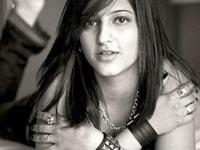 Shruti learning Hyderabadi!