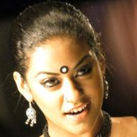 Mumaith extends "Magadheera" role to "Orange."