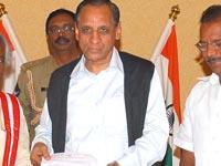 Governor conducts 'praja darbar'