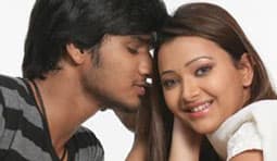 Kalavar King Movie Review. (First on net)