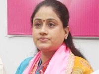 Vijayashanti flays Rosaiah Govt