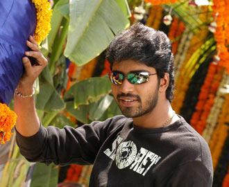 Allari Naresh to save father &amp; brother