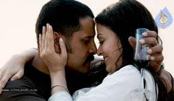 Villain Movie Review (First on Net)