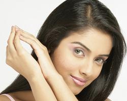 Asin enjoying 'Z' in Sri Lanka