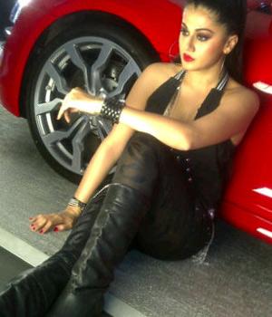 Tapsee upset with 'Veera' &amp; Director