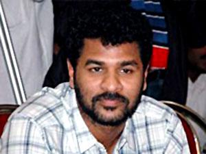 Nayanathara makes him a Poet in Love