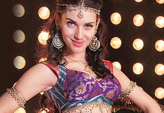 Hot Babe 'Naram Naligipoyindi' @ Pawan