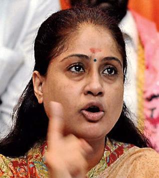 Viayashanti warns Centre on Telangana issue