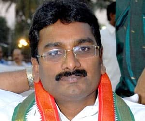 Kondru comes to CM's defence