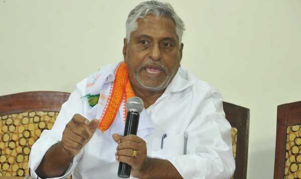 Jeevan Reddy demands CBI probe into "KCR-Naidu deal"