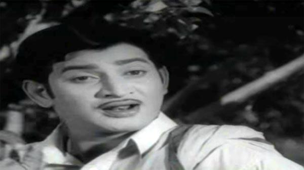 Mahesh Fans Angry On Trivikram!