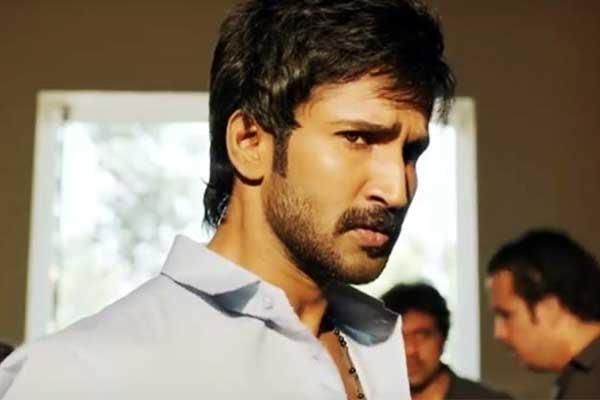 Which CM Son Role Played by Aadhi?