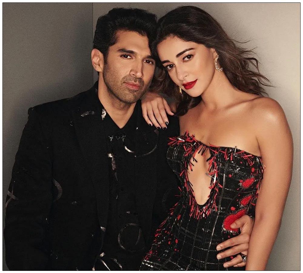 Aditya Roy Kapur - Ananya Panday Enjoy Drive In Mumbai