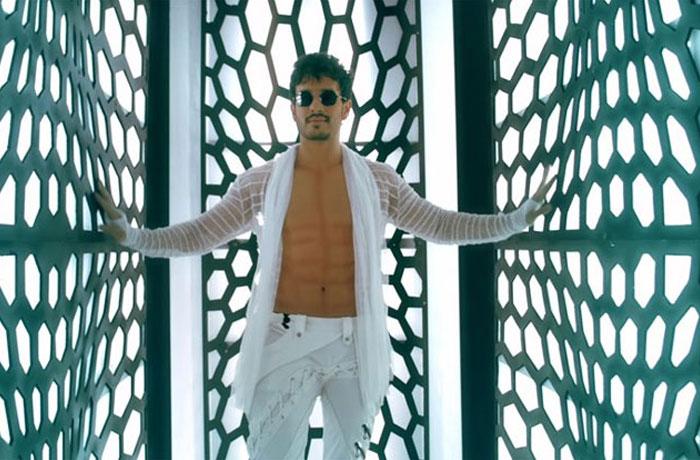 Akhil Follows Hrithik's Style!