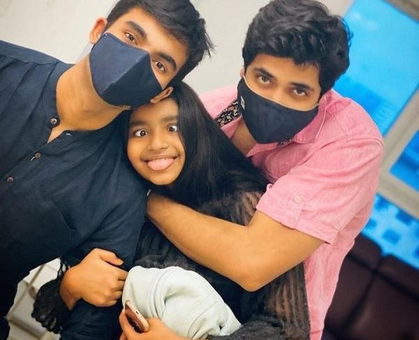 Pic Talk: Akira, Aadya Fun Time With Sesh