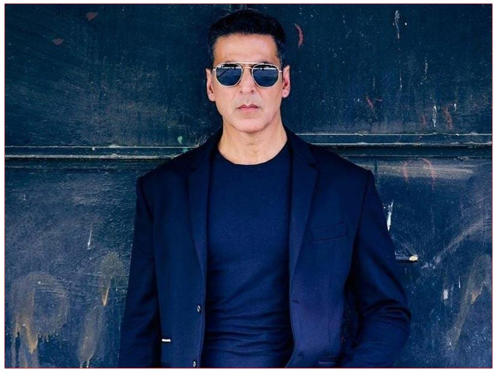 Akshay Kumar The Most Busiest Star Hero With 10 Films