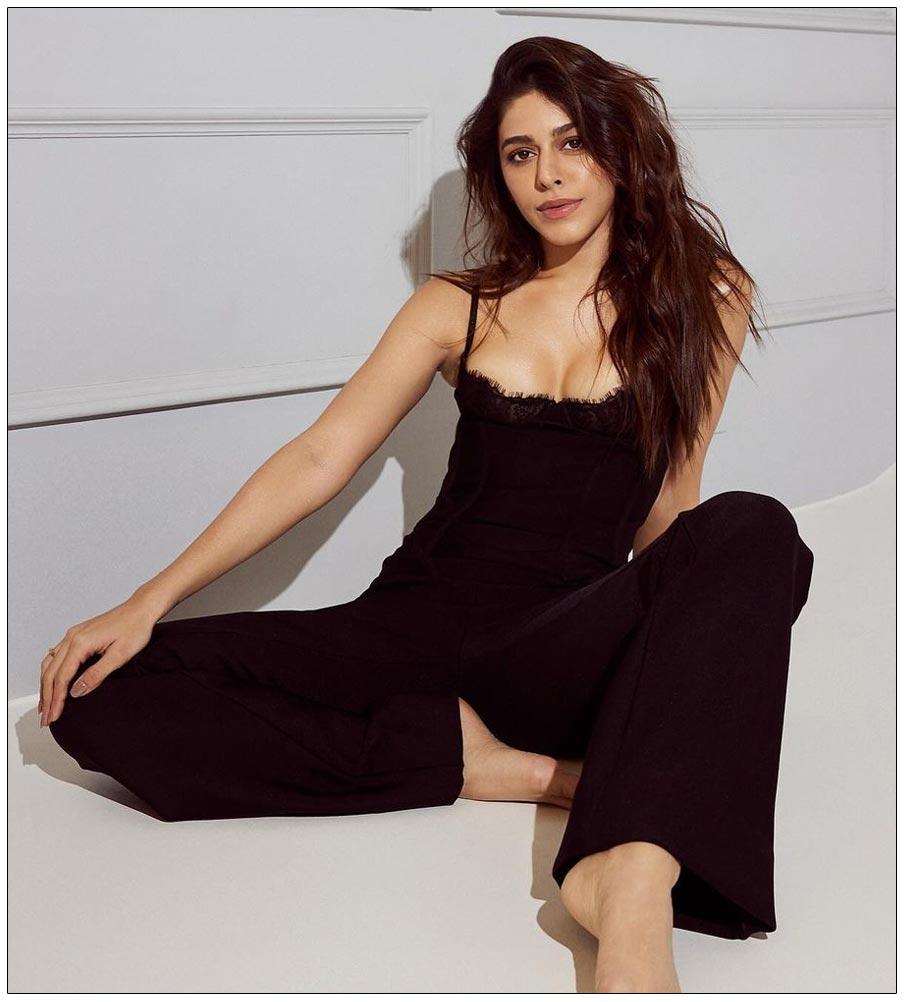 Alaya F Flaunts Her Curves In Black