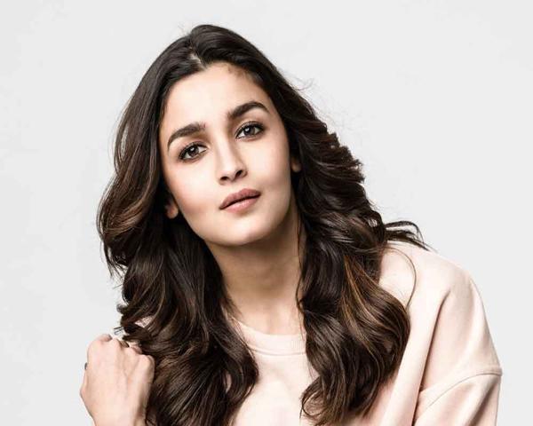 RRR Beauty Stuns With Deadlifts