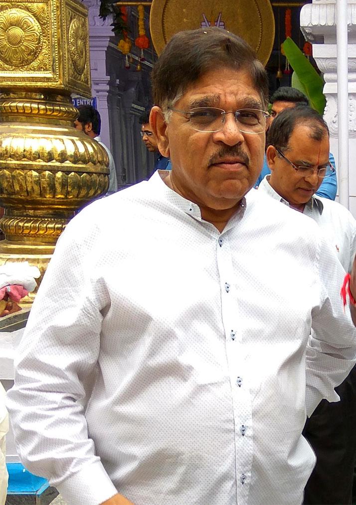 After Suresh Babu &amp; Rajamouli, Allu Aravind Threatens