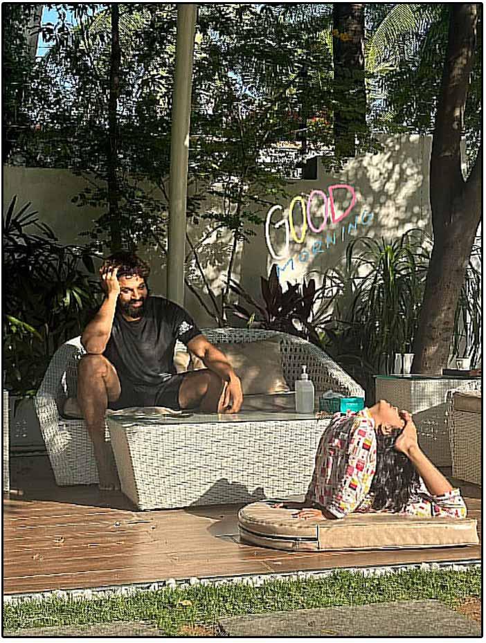 Allu Arjun enjoys his daughter Allu Arha yoga