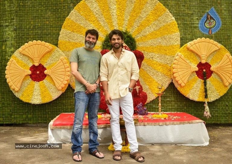 Two Heroes &amp; One Veteran Heroine in Allu Arjun Film