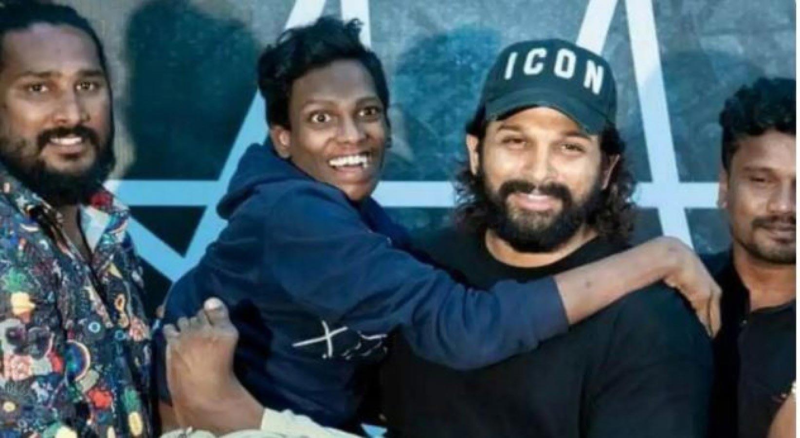 Allu Arjun comes to the rescue of his fan