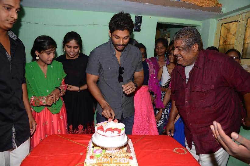 Allu Arjun Visits Greater Hyd Mega Fan