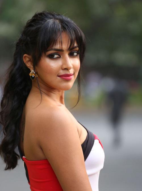 Bold Beauty Raves About Her BF