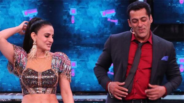 Pawan's Heroine Is Malkin Of Bigg Boss