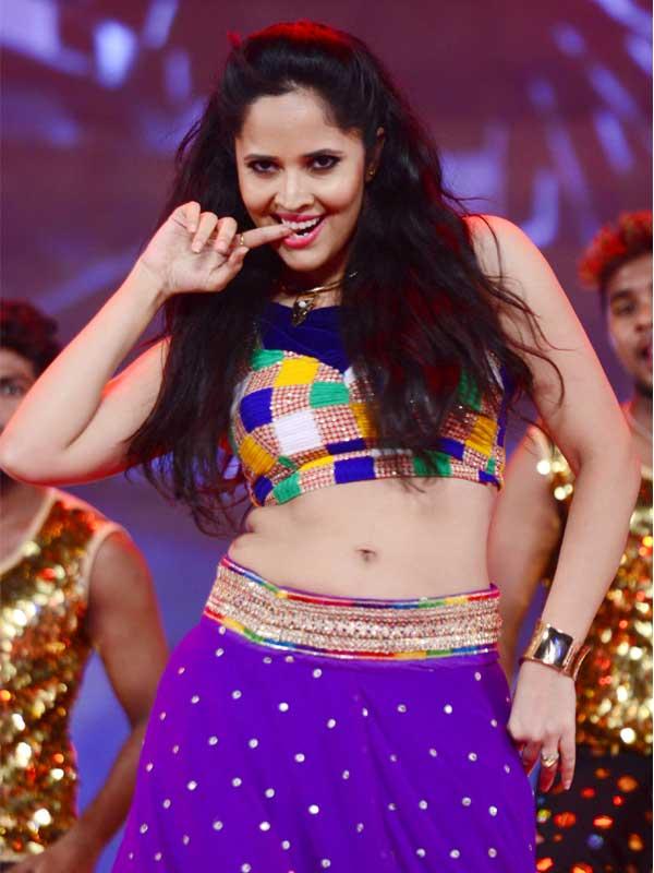 Anasuya Item Song in Winner!