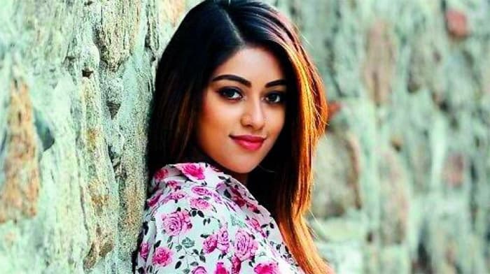Hot Actress Enjoying Hugs And Kisses