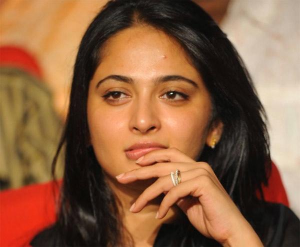 No Bollywood Beauties For Prabhas!
