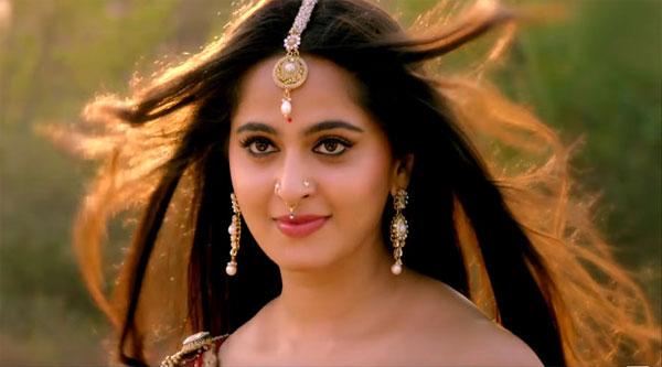 Anushka Sudden Entry In Sankranthi!
