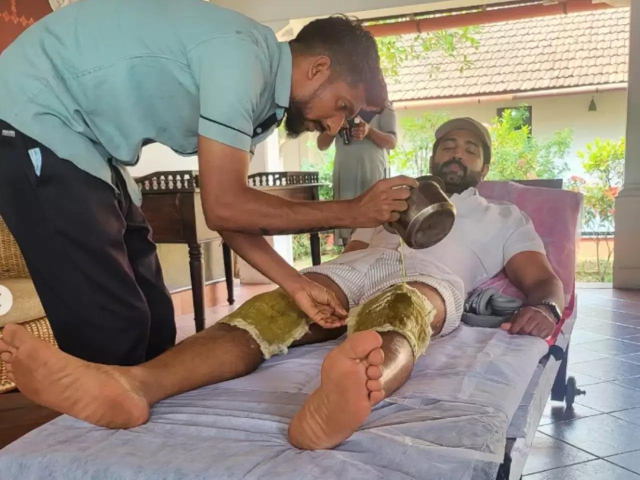 Hero Arun Vijay injured
