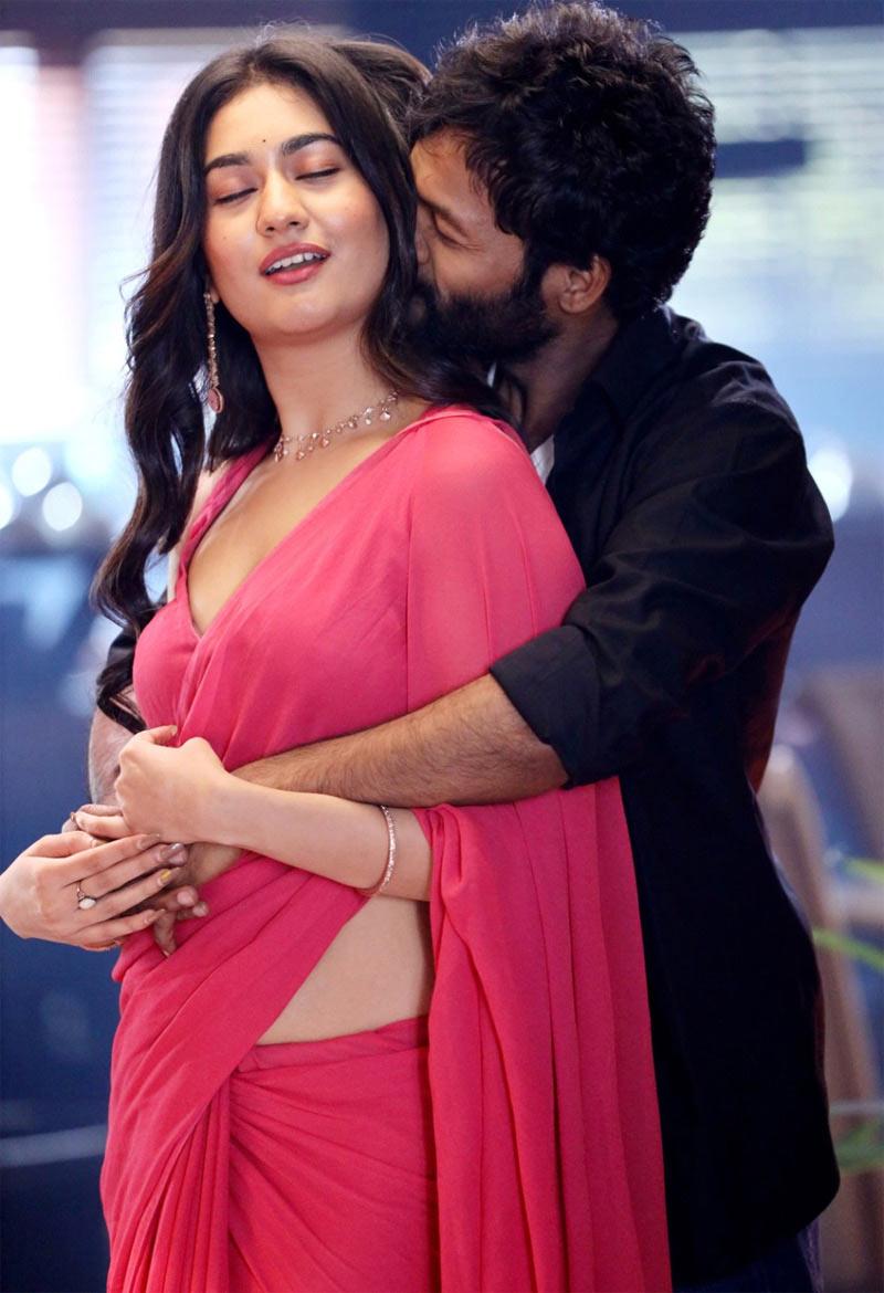 Romantic Song Saara Saara From Average Student Nani Is Out.