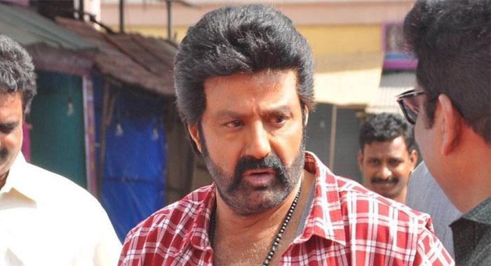 Balayya Fans Singing Chiranjeevi Song?
