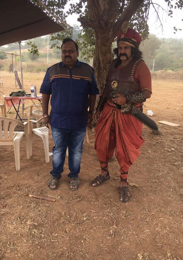 Satakarni Amazing Look Under a Tree!