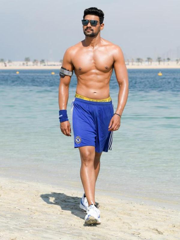 Pic: Jetovator King Flaunts Six Packs
