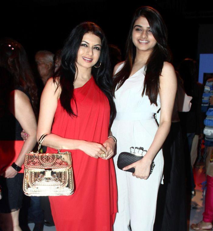 Yesteryear dream girl's daughter entering Tollywood