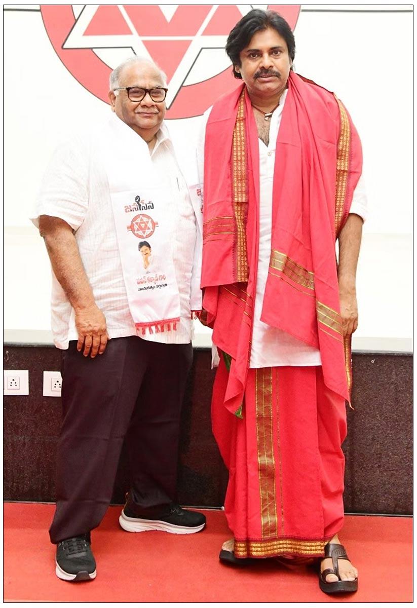 Star Producer Hails Pawan Kalyan As A Visionary
