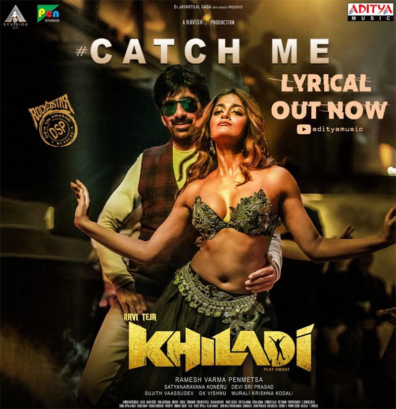 Catch Me song from Khiladi drives masses crazy