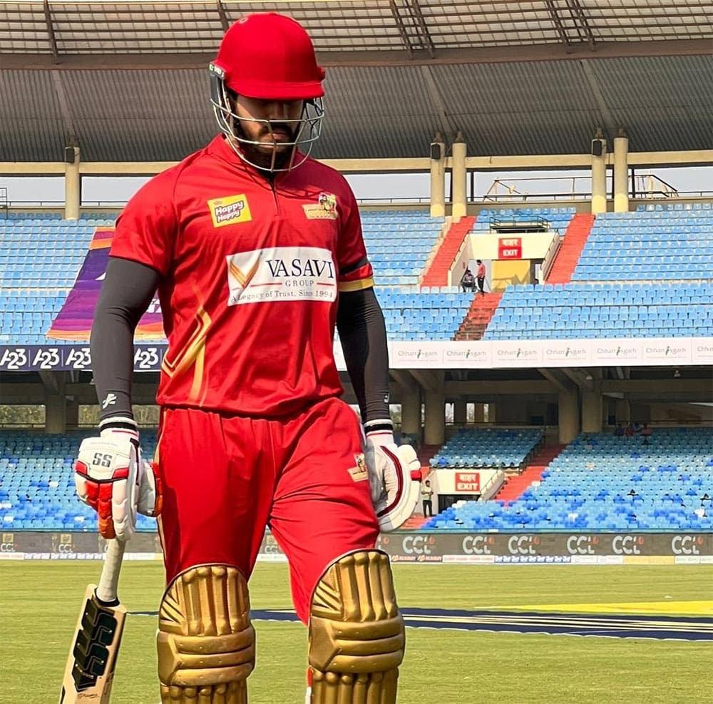 Akhil fires on all cylinders in CCL