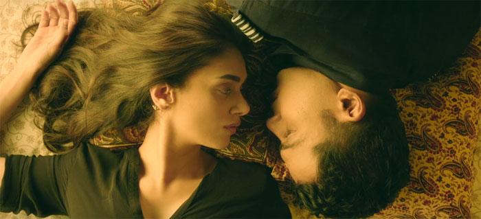 Cheliyaa Trailer 2 Review: Intense